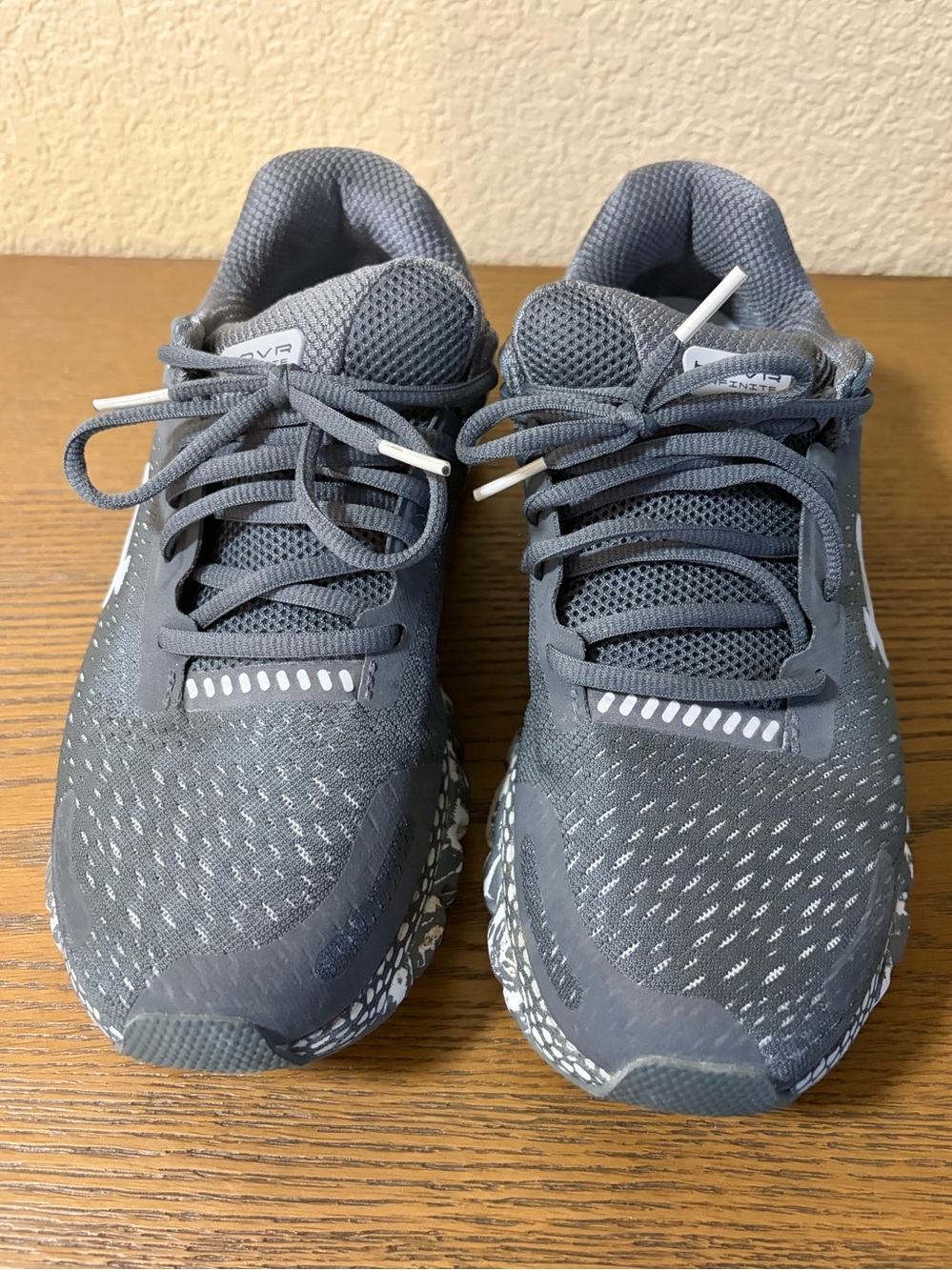 Under Armour Men's Gray Running Shoes